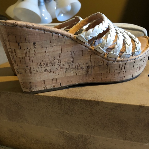 White Wedges - Picture 4 of 5